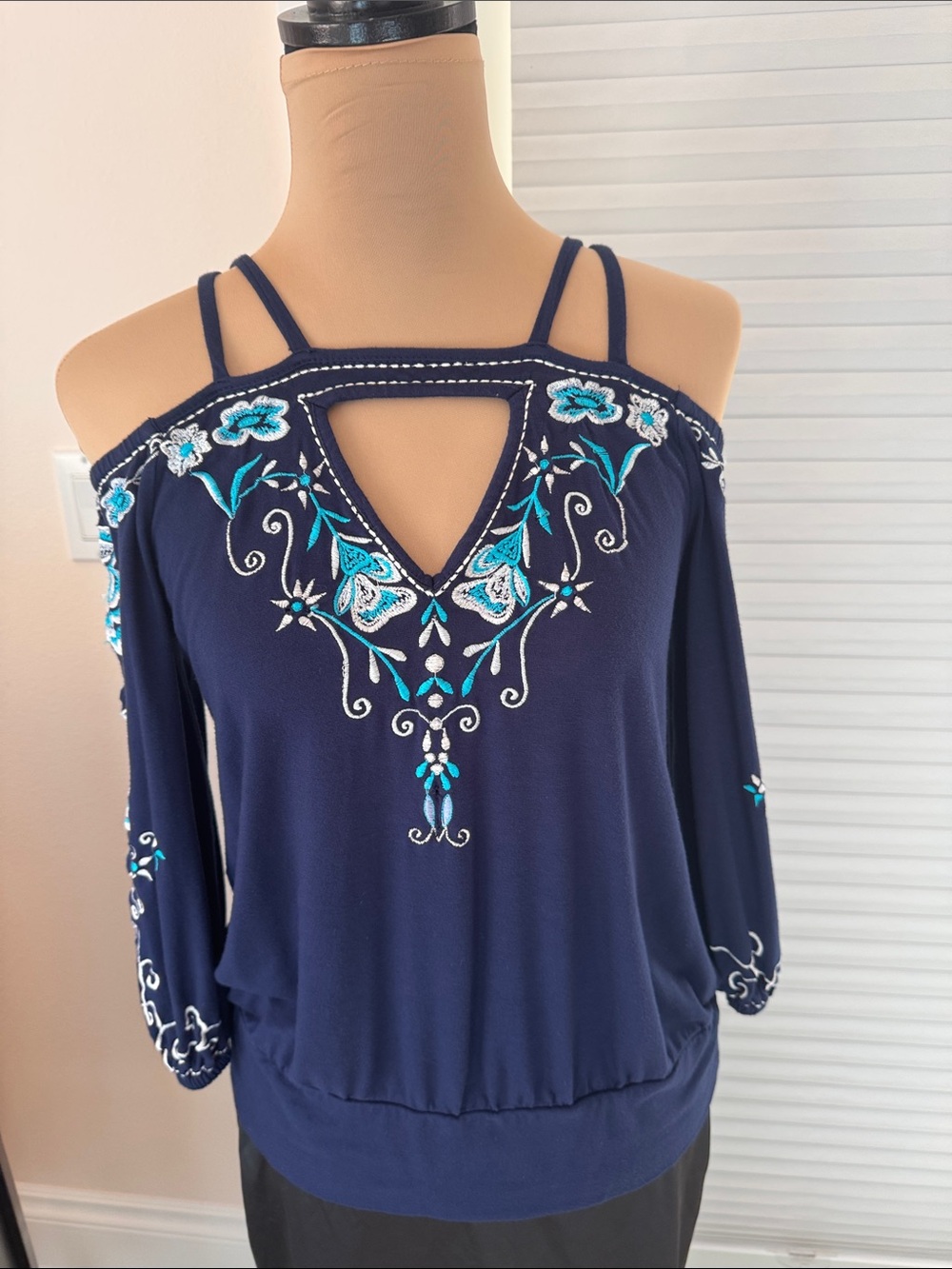 Boston Proper Off Shoulder strappy top size XS